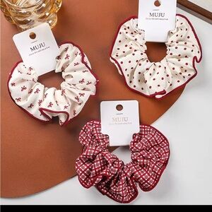 Red and White Hair Scrunchies Set